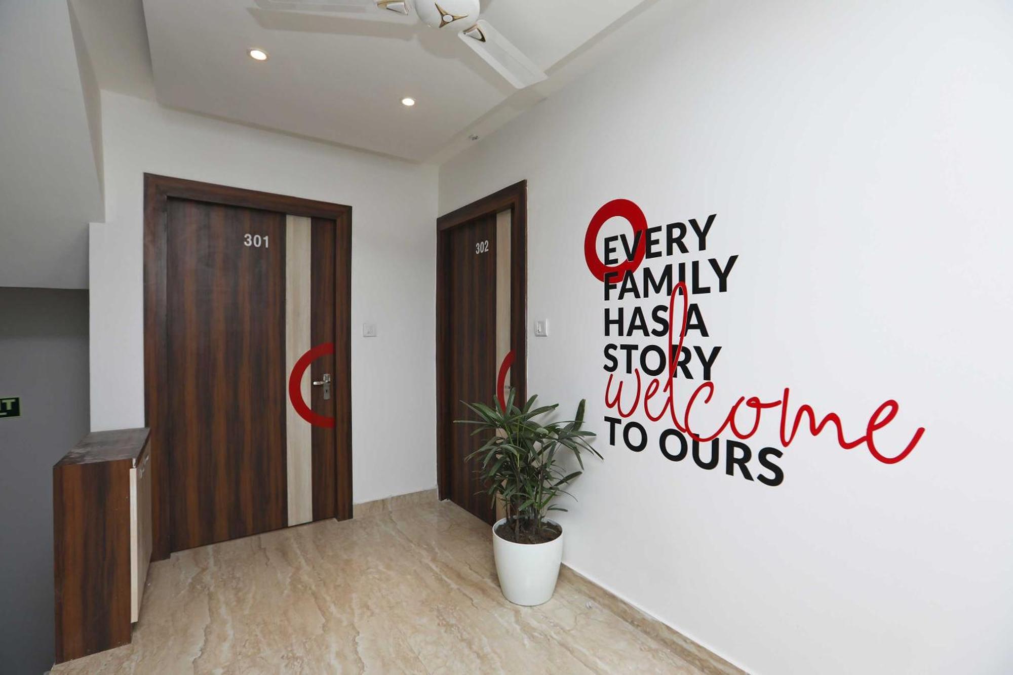 Super Oyo Collection O One8 Wave Mall Near Gomti Riverfront Park Lucknow Zewnętrze zdjęcie